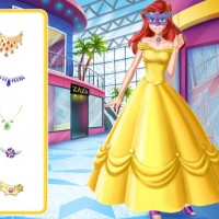 Princesses At A Masquerade: Dress Up Game